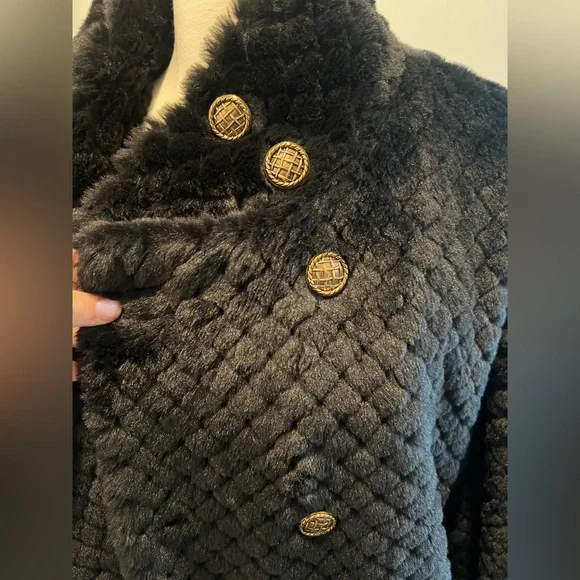 Faux fur coat - Picture 5 of 8
